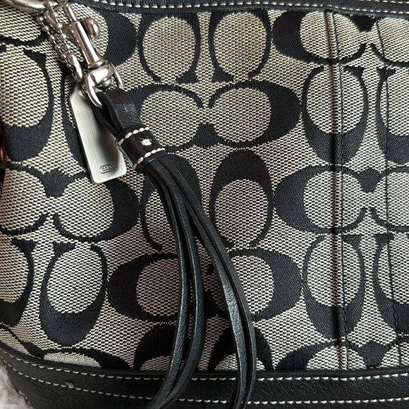 Black and grey monogram Coach shoulder bag - Picture 2 of 8
